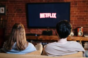 Netflix introduce il pagamento extra per la condivisione delle password al di fuori del nucleo familiare