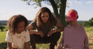 Netflix Cancella il Film Sci-Fi con Halle Berry: Problemi con i Giovani Attori