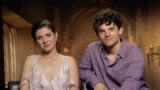 Intervista Esclusiva a Emily Bader e Edward Bluemel: Segreti e Curiosità di “My Lady Jane