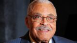 Addio a James Earl Jones: La Voce Indimenticabile di Darth Vader e Mufasa ci Lascia a 93 Anni