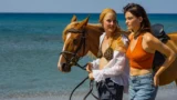 Hot Milk: Scopri la Clip Esclusiva del Film con Emma Mackey, Fiona Shaw e Vicky Krieps