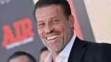 Tony Robbins e Paramount: nasce Fast Channel, il  rivoluzionario progetto per il benessere e l’intrattenimento