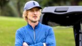 Owen Wilson e Timothy Olyphant in campo da golf: prime immagini di Stick su Apple TV