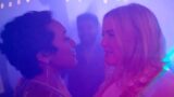You, Me & Her: Recensione della Rom-Com Indie che Rinnova la Rappresentazione del Matrimonio Oggi
