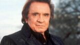 Motivo di johnny cash per indossare tutto il nero: un significato più profondo della moda