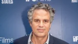 Mark Ruffalo confronta Mickey 17 con Donald Trump