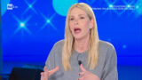 Alessia Marcuzzi risponde alle critiche di Sanremo 2025: mai drogata, il suo messaggio nel video