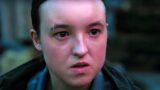 I poster dei personaggi di the last of us 2 richiamano le immagini iconiche del videogioco e alimentano l’attesa per il ritorno della serie hbo