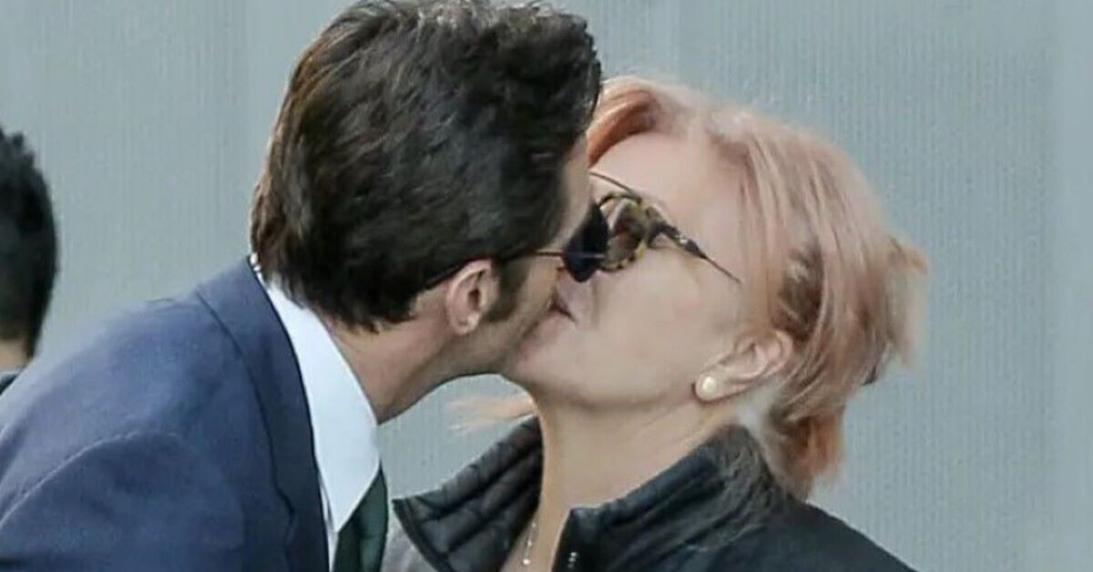 Divorzio dopo 30 anni: la decisione shock di una coppia vip Divorzio dopo 30 anni: la decisione shock di una coppia vip