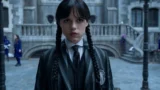 Ritratto di famiglia per gli addams in mercoledì stagione 2