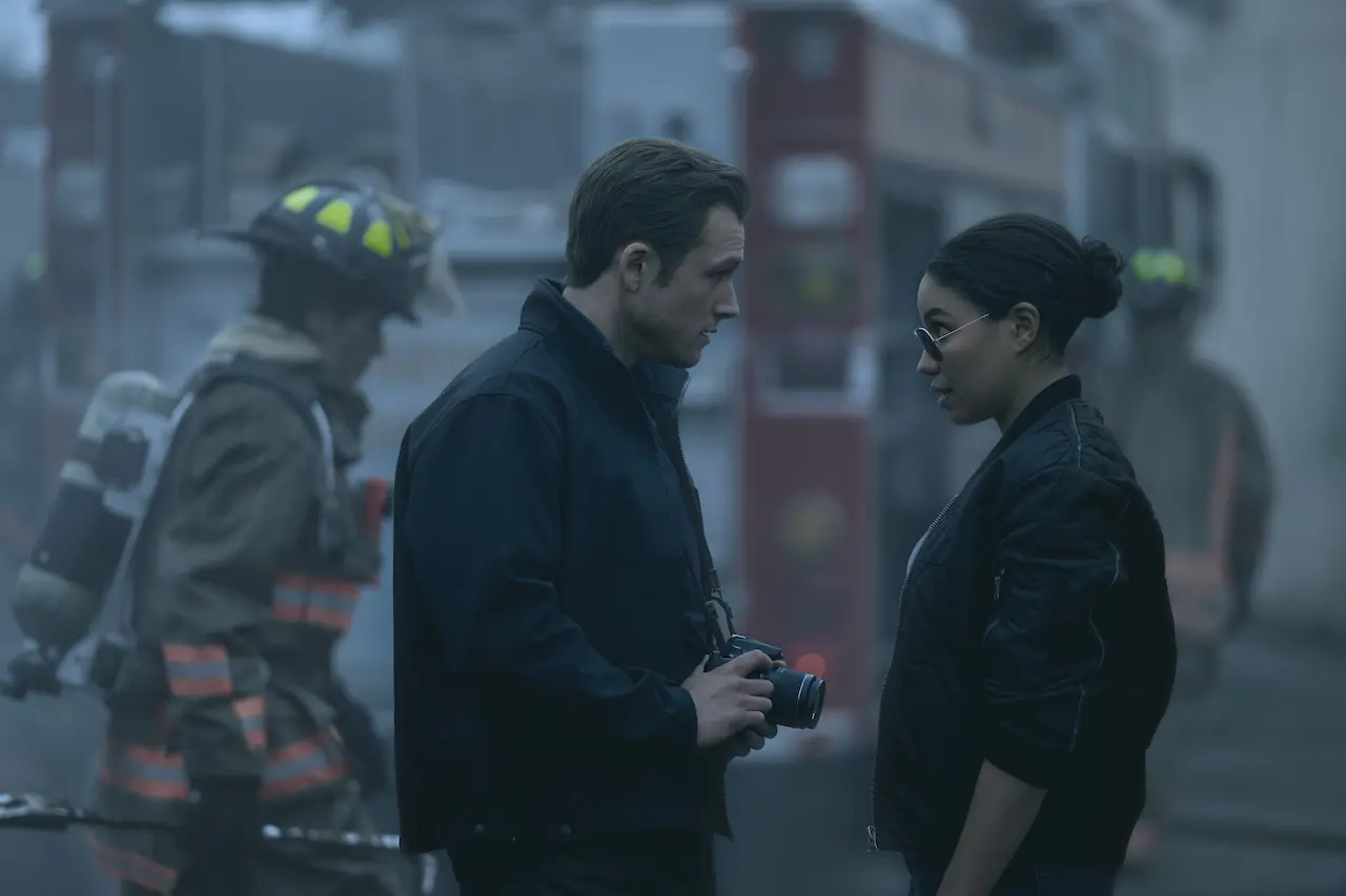 smoke il trailer della serie apple tv con taron egerton