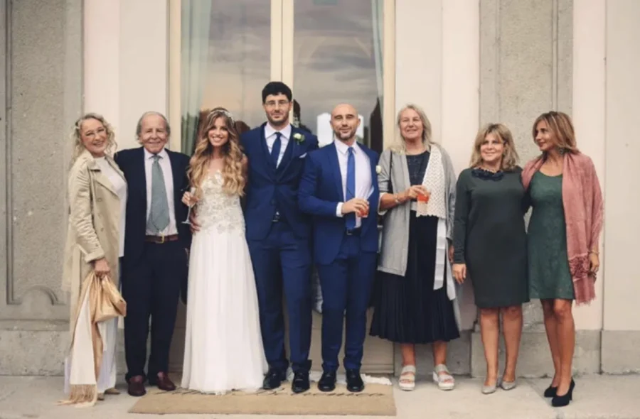 foto matrimonio stefania cappa svela la presenza di una famosissima e il suo motivo da Jumptheshark.it foto matrimonio stefania cappa svela la presenza di una famosissima e il suo motivo