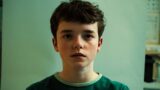 Mistero e thriller su netflix: binge watch dopo l’adolescenza con la nuova miniserie 100% fresh