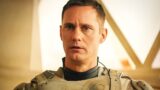 Alexander Skarsgård e il successo del suo thriller su Netflix