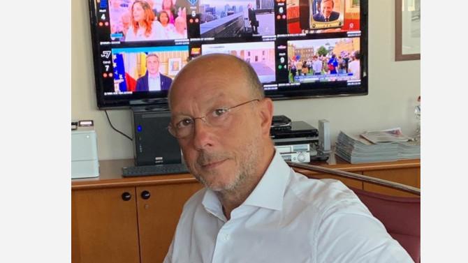 andrea delogu vicedirettore mediaset colpito da un terribile lutto da Jumptheshark.it andrea delogu vicedirettore mediaset colpito da un terribile lutto