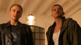 Giocatori di improvvisazione si travestono da gangster londinesi in un’immagine esclusiva