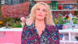 Addio in diretta a È sempre mezzogiorno, emozione nello studio dopo anni