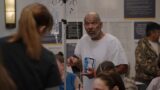 Misteri e gags della stagione 1 di earl’s the pitt: cosa aspettarsi dalla stagione 2