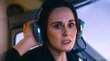 Michelle Dockery elogia la sceneggiatura di Flight Risk: un’innovazione nel mondo del cinema