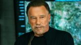 Fubar stagione 2 trailer: arnold schwarzenegger sfida una star di matrix e cita il terminator