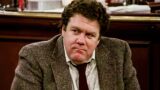 Omaggi per george wendt: il ricordo del cast di cheers e delle celebrità