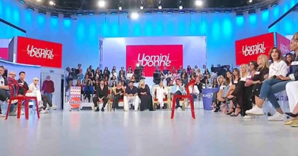 tronista di uomini e donne svelato il nome del protagonista da Jumptheshark.it tronista di uomini e donne svelato il nome del protagonista