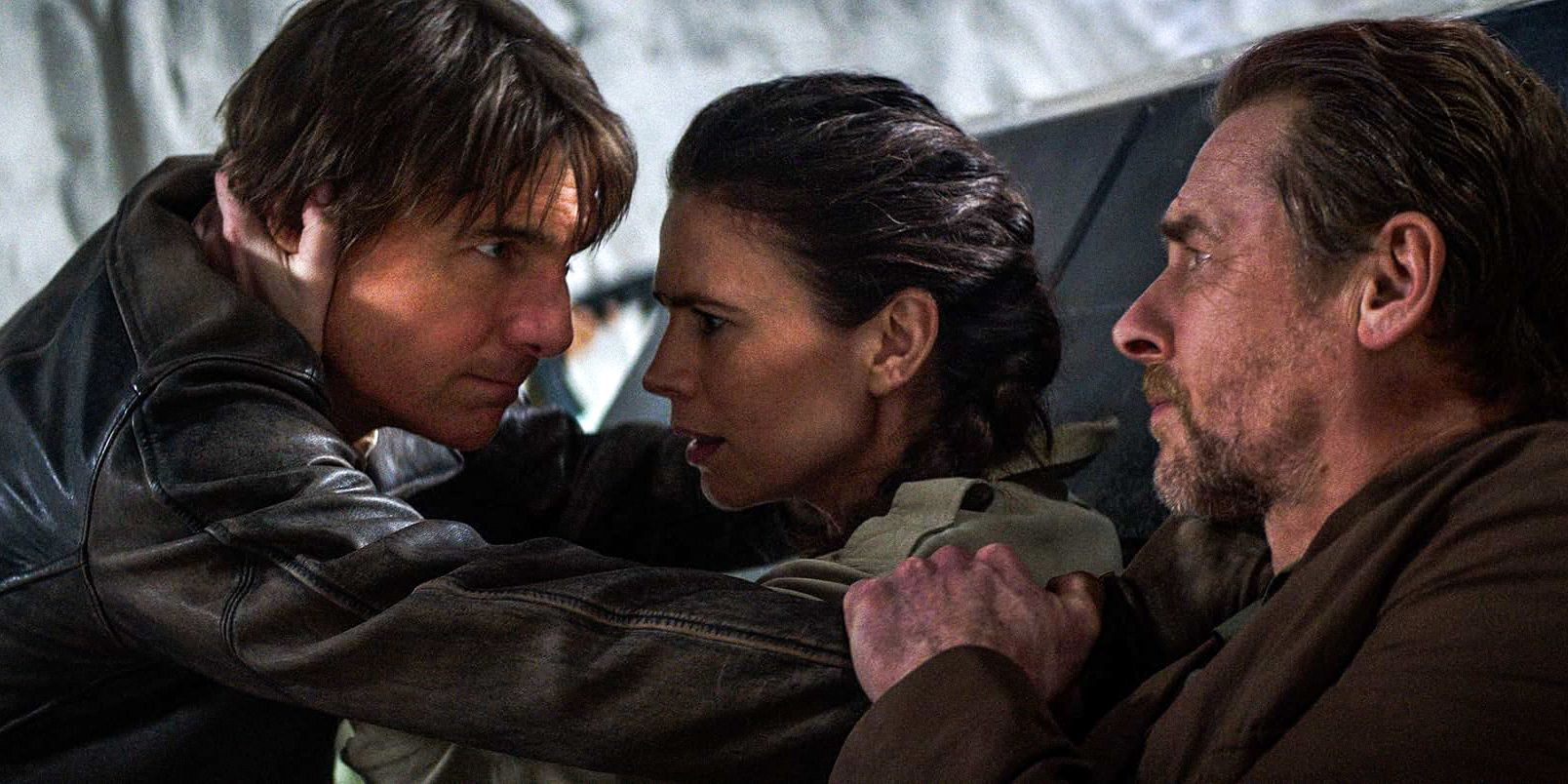 Mission impossible: star incinta durante una scena di combattimento intensa Mission impossible: star incinta durante una scena di combattimento intensa