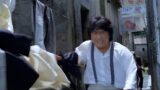 Kung fu e pirati: la scena di lotta imperdibile di jackie chan del 1983