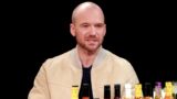 Hot ones svela il mistero: alcune stelle ricevono ali meno piccanti