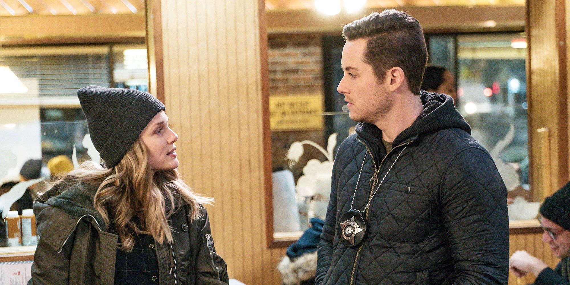Abito da sposa di hailey upton svelato dal costume designer di chicago pd Abito da sposa di hailey upton svelato dal costume designer di chicago pd