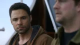 Chi muore nella serie netflix The Waterfront e perché