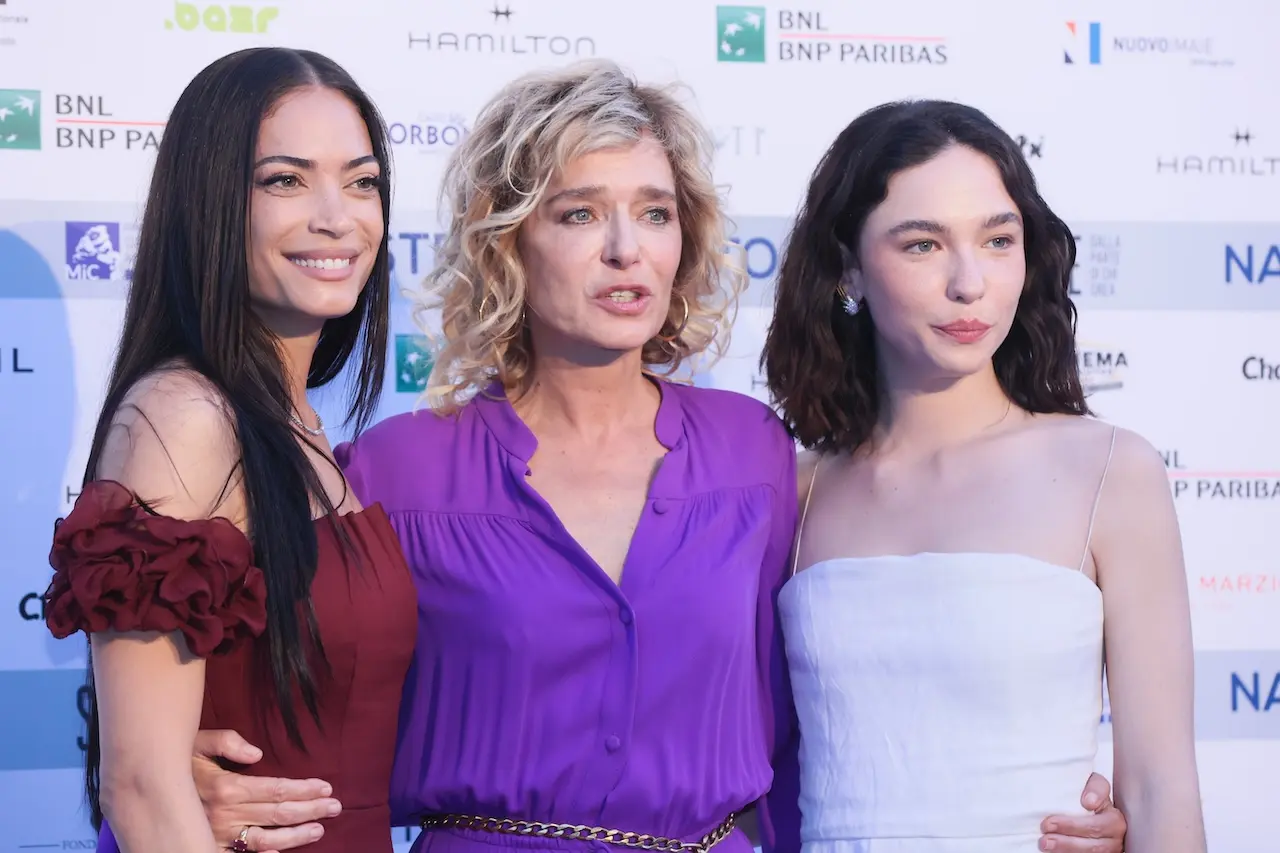 Nastri d’argento 2025: scopri le foto più belle della serata Nastri d’argento 2025: scopri le foto più belle della serata
