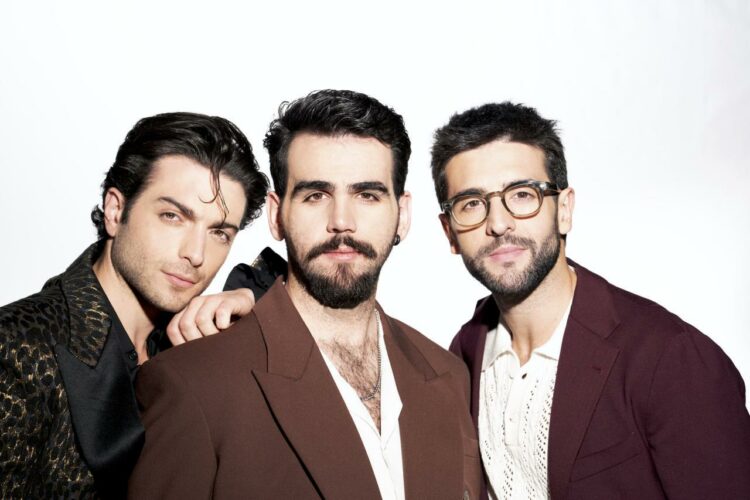 Il volo tutti per uno: viaggio nel tempo con Vanessa Incontrada e Giorgia