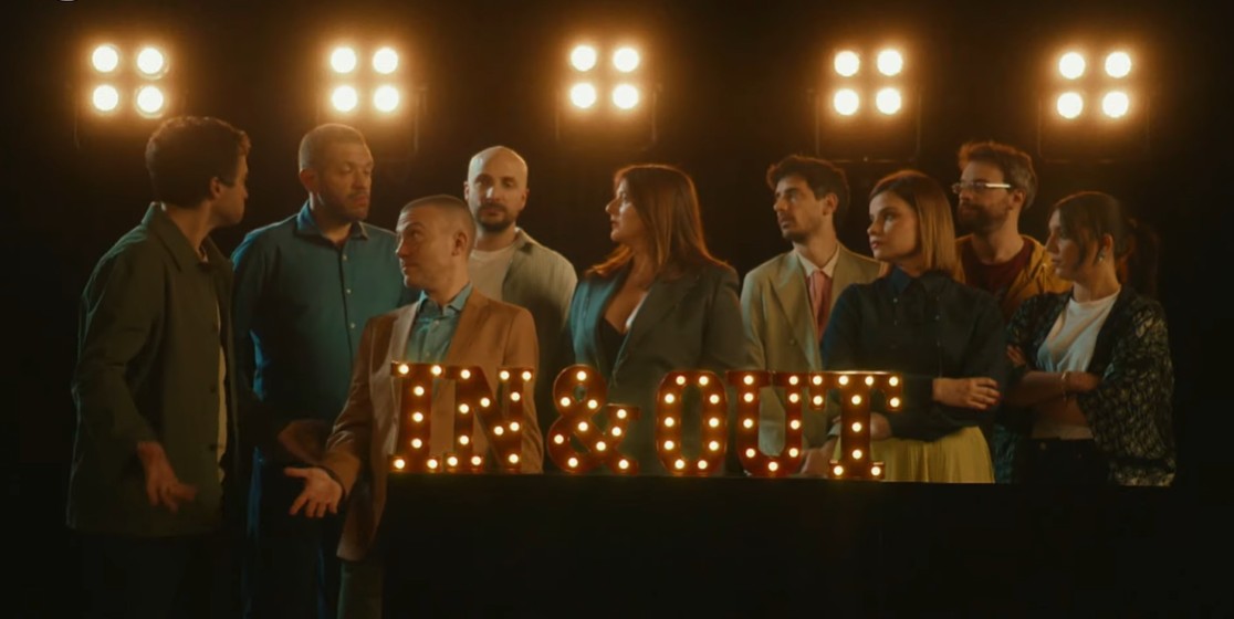 in amp out il show comico su tv8 con i migliori comici e ospiti