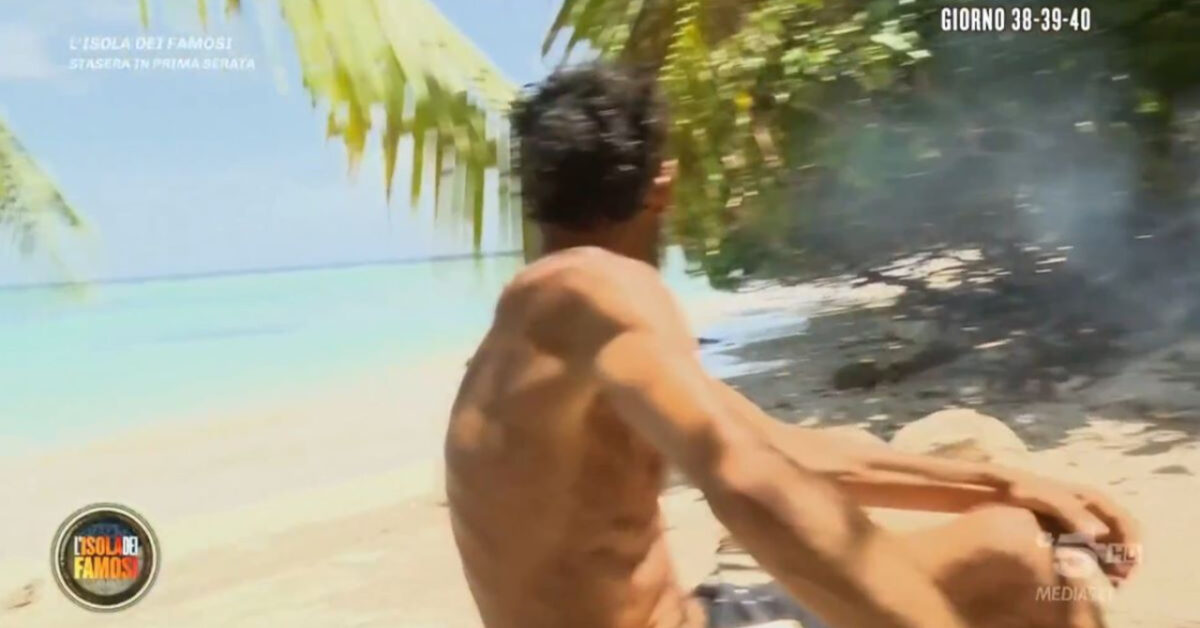 Paura all’Isola dei Famosi, naufraghi nel panico Paura all’Isola dei Famosi, naufraghi nel panico