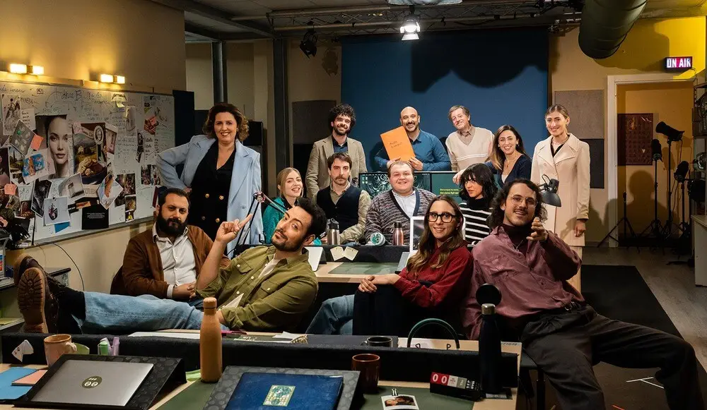 pesci piccoli 2 scopri trama cast e location della serie su prime video