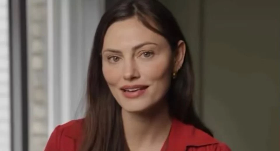Phoebe Tonkin nella serie Two Years Later: novità e curiosità Phoebe Tonkin nella serie Two Years Later: novità e curiosità