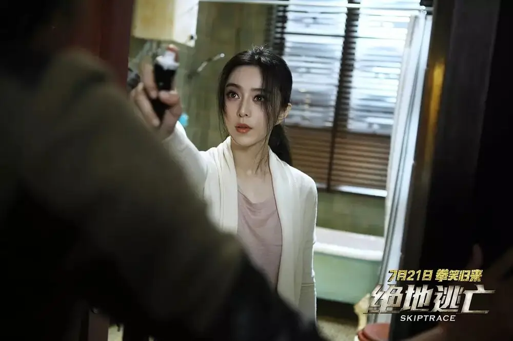 Skiptrace missione hong kong: trama, cast e location del film su 20 mediset Skiptrace missione hong kong: trama, cast e location del film su 20 mediset