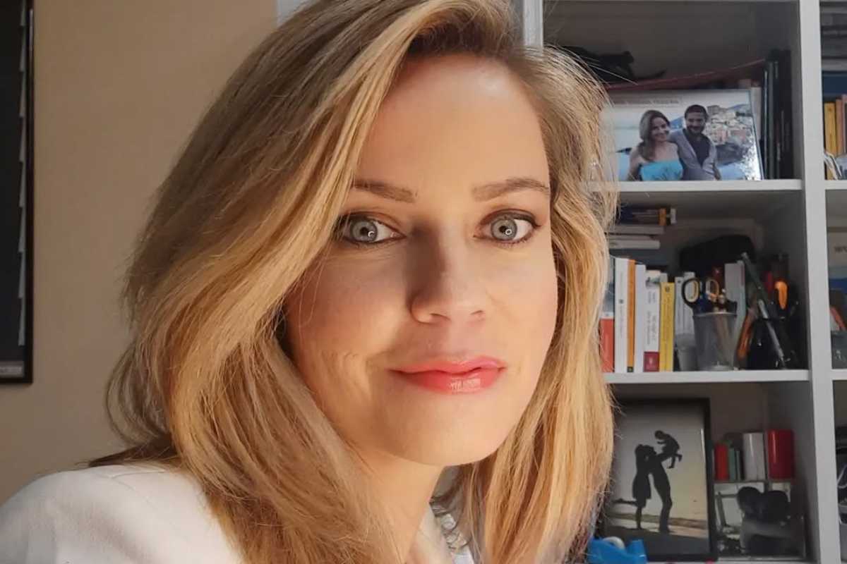 alessandra viero et224 carriera e vita privata della conduttrice di quarto grado