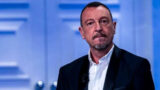 Amadeus ricorda il terribile lutto con un abbraccio indimenticabile