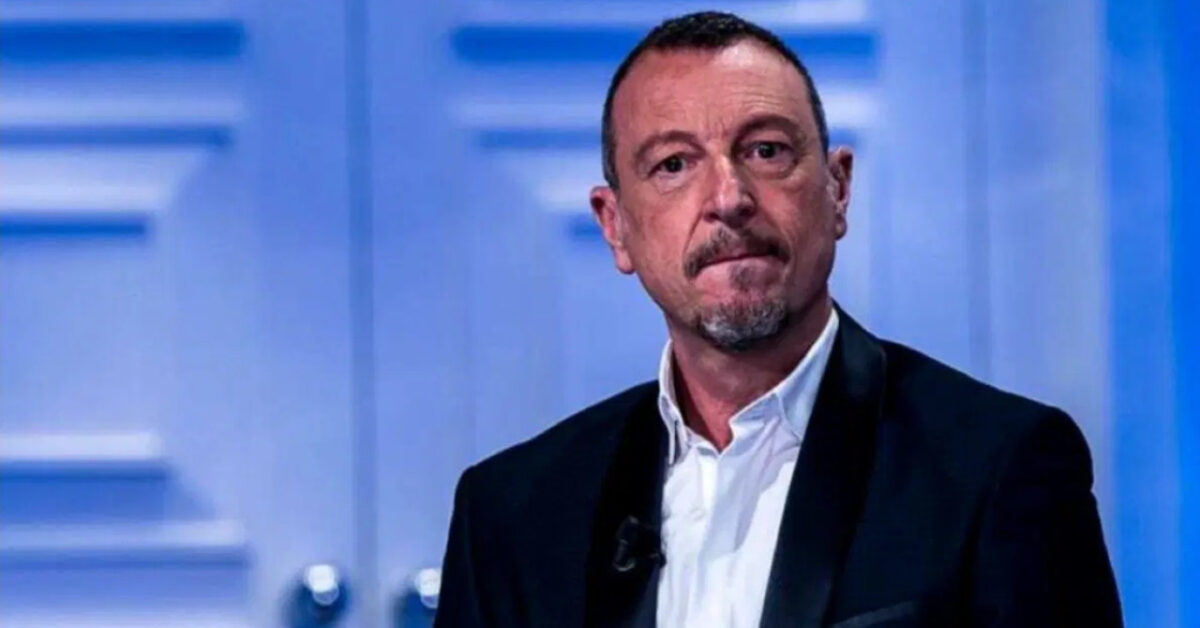 Amadeus ricorda il terribile lutto con un abbraccio indimenticabile Amadeus ricorda il terribile lutto con un abbraccio indimenticabile