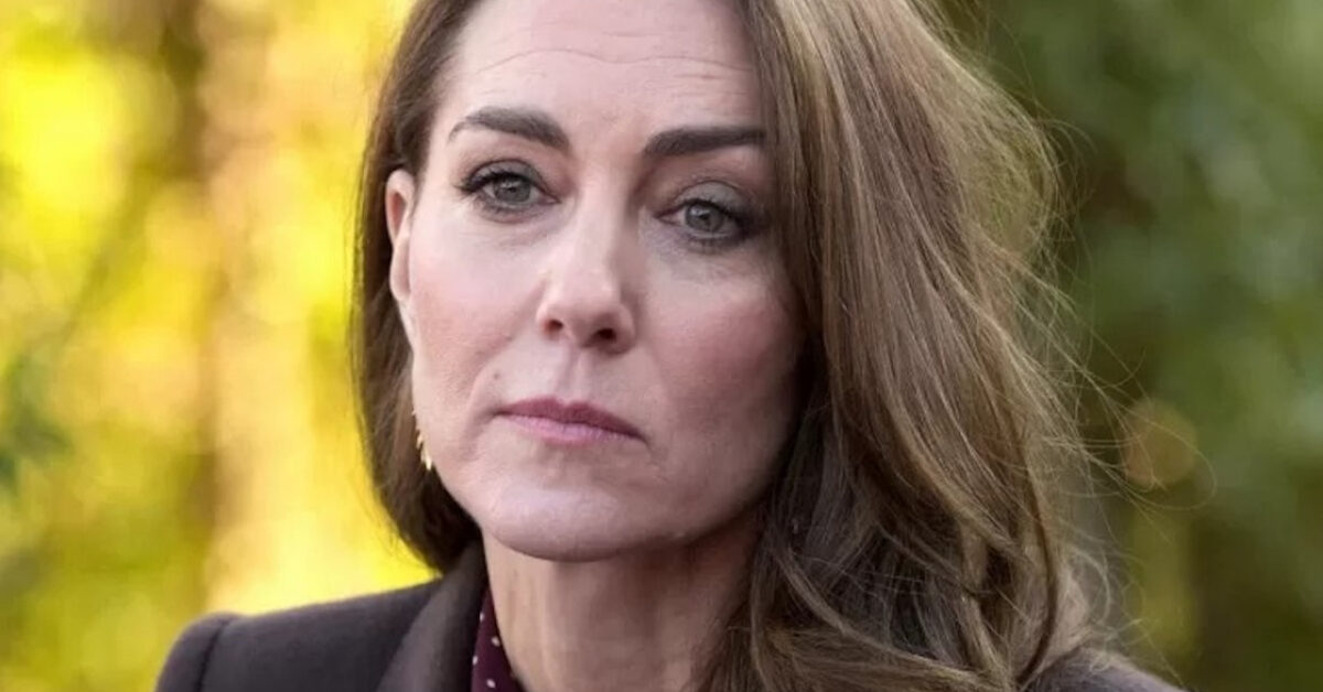 Paura per kate middleton, l’annuncio di buckingham palace crea preoccupazione Paura per kate middleton, l’annuncio di buckingham palace crea preoccupazione