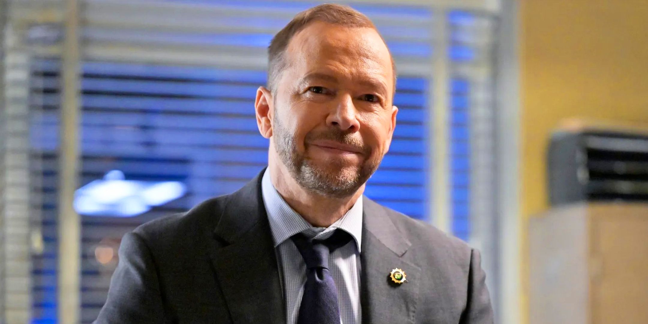Donnie wahlberg rivela il segreto per far brillare tom selleck in blue bloods Donnie wahlberg rivela il segreto per far brillare tom selleck in blue bloods