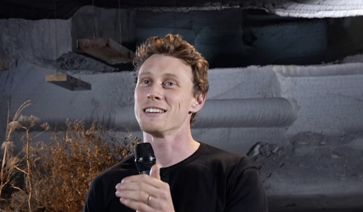 L’intervista a george mackay su the end L’intervista a george mackay su the end