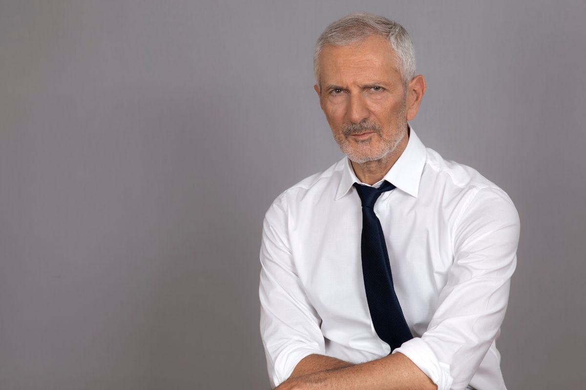 Dilemmi su Rai 3: intervista a gianrico carofiglio sul potere della parola contro la violenza Dilemmi su Rai 3: intervista a gianrico carofiglio sul potere della parola contro la violenza