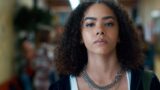 Personaggi adolescenti di ginny e georgia affrontano sfide difficili nella terza stagione