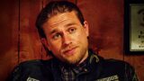 Charlie hunnam ricorda la scena devastante di jax in sons of anarchy