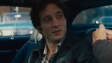 Jeremy allen white canta e suona la chitarra come bruce springsteen in deliver me from nowhere?
