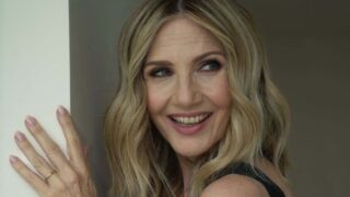 Lorella Cuccarini incanta al matrimonio della nipote con un abito da sogno