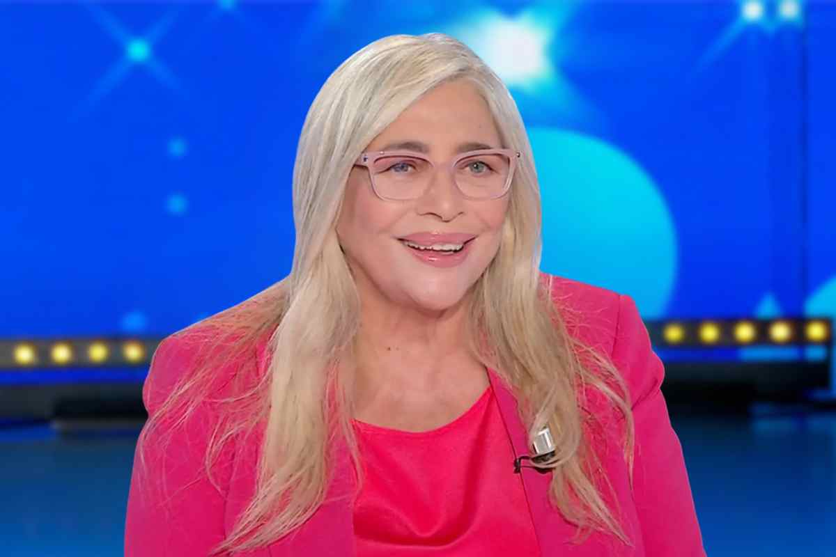 Mara Venier alla conduzione di Domenica In con due uomini Mara Venier alla conduzione di Domenica In con due uomini